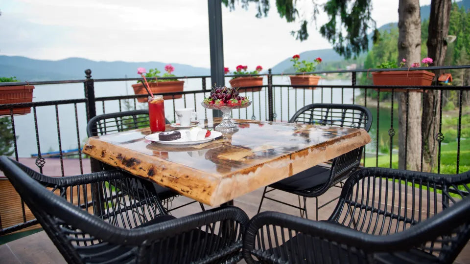 Barbecue terrace overlooking Lake Dospat