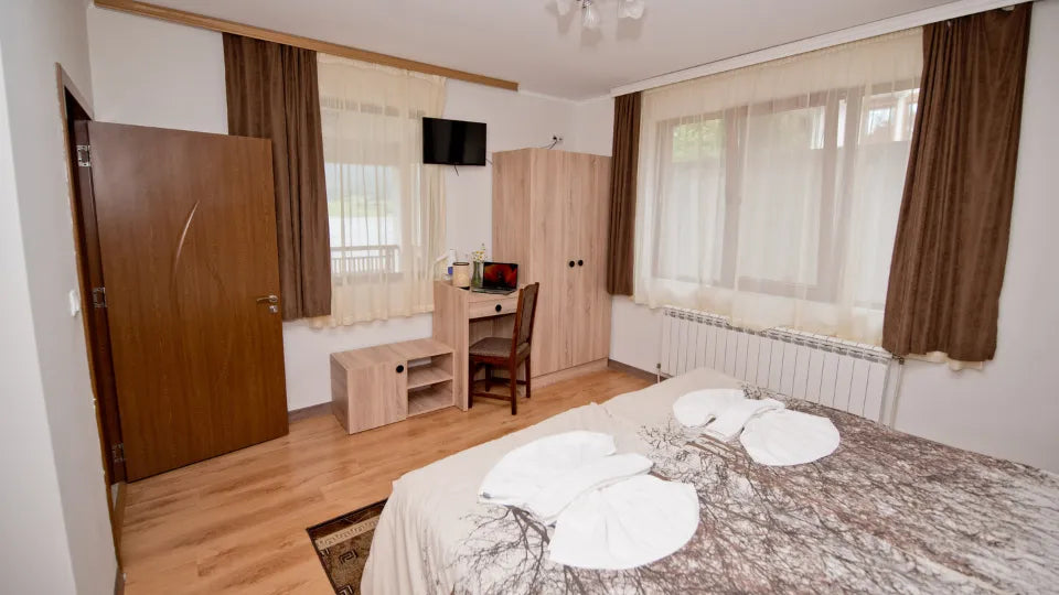 Family-friendly villa stay near Lake Dospat, Sarnitsa