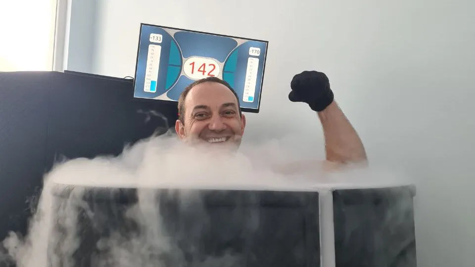 2–3 minute cryotherapy session at −110°C to −190°C