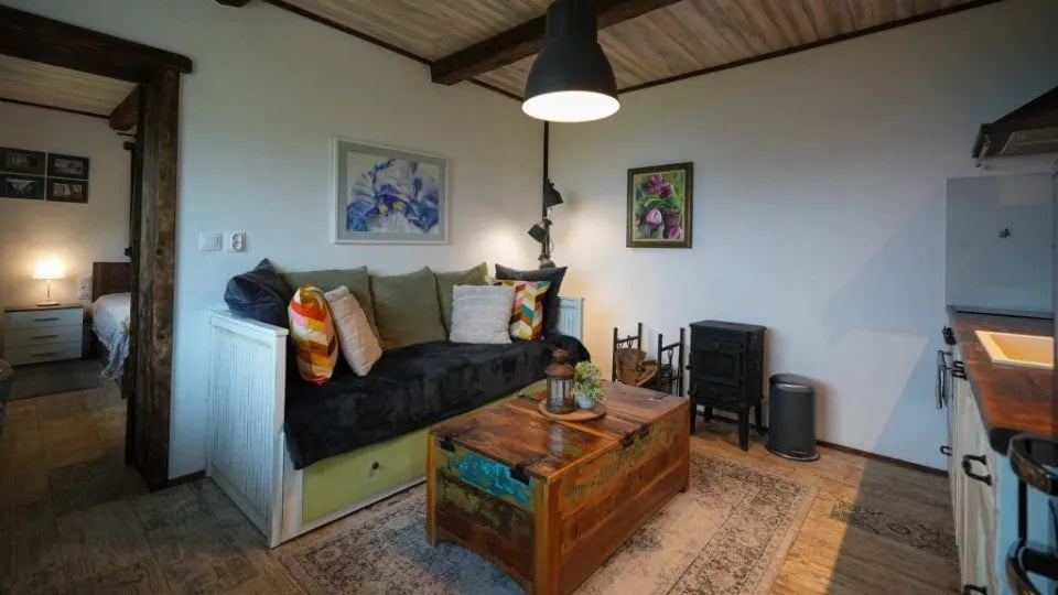 Natural materials and cosy interior – Iris Apartment, Chepelare