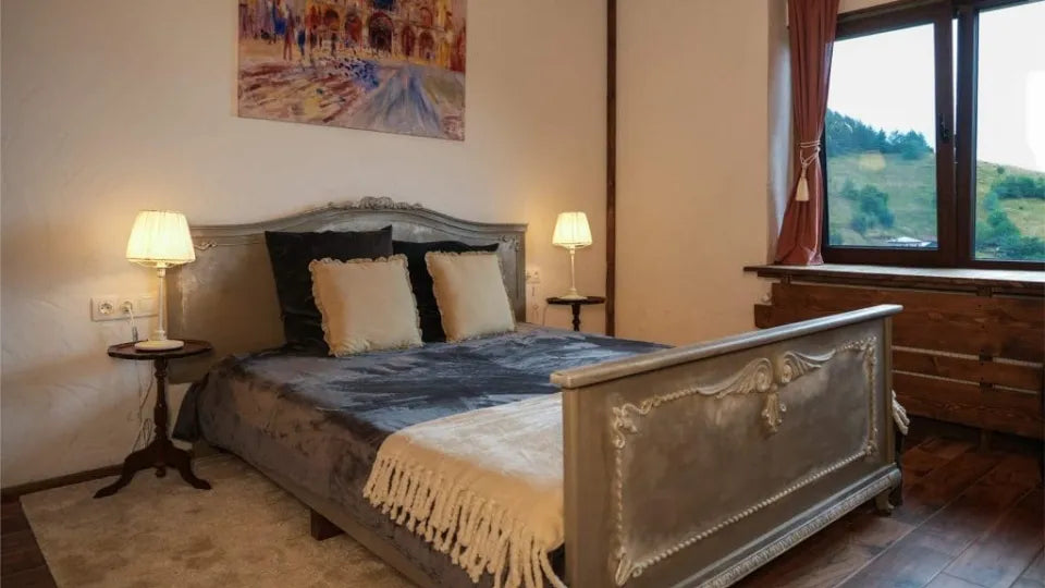 Second bedroom with pull-out sofa – The Barn Apartment Chepelare