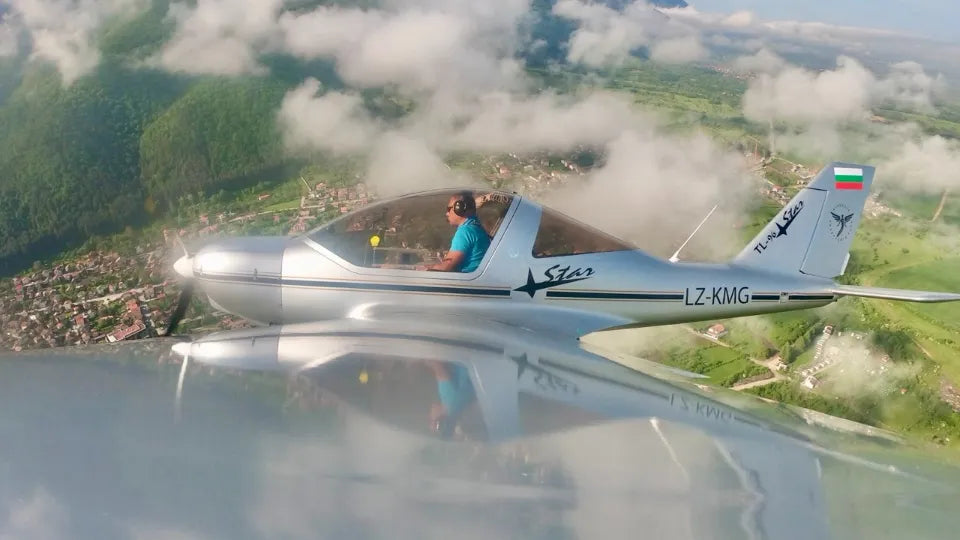 Lake Iskar route during a 60‑minute flying lesson