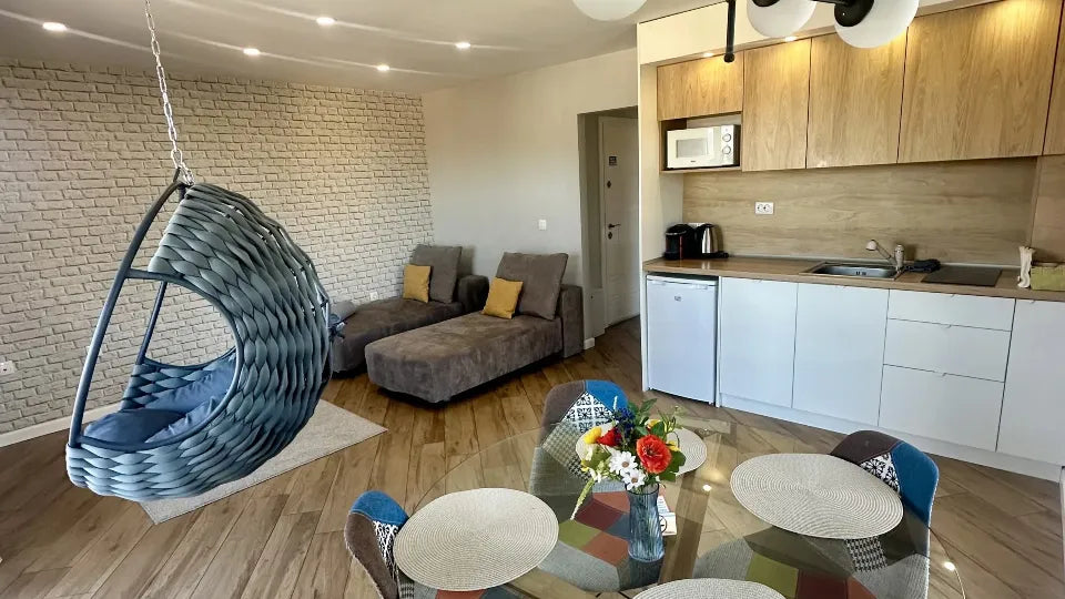 Velingrad apartment with a view and terrace swing