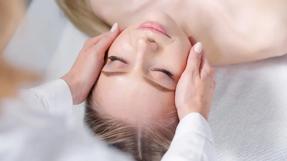 Anti-gravity myofascial facial – lifting massage session in Sofia Center