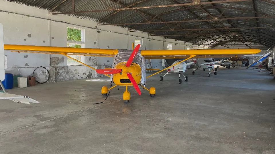 Ваучер Урок по пилотиране на самолет в района на Казанлък летище Казанлък