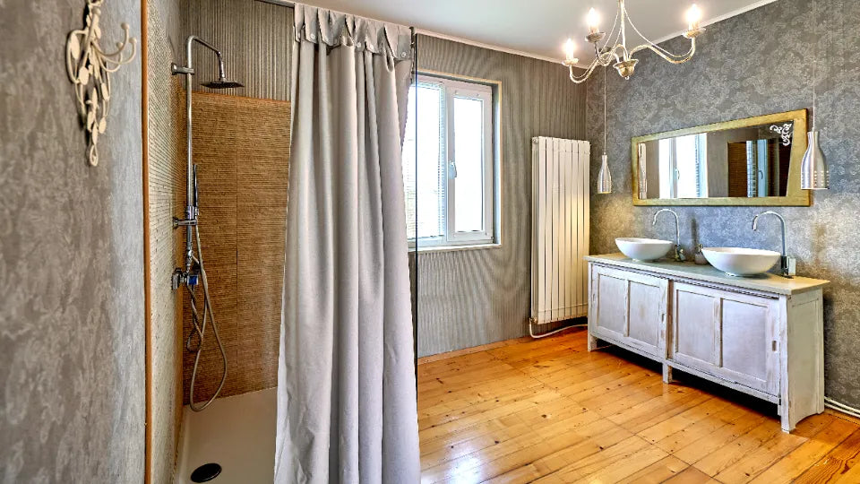 L‑type guest room – rustic comfort in Karpachevo