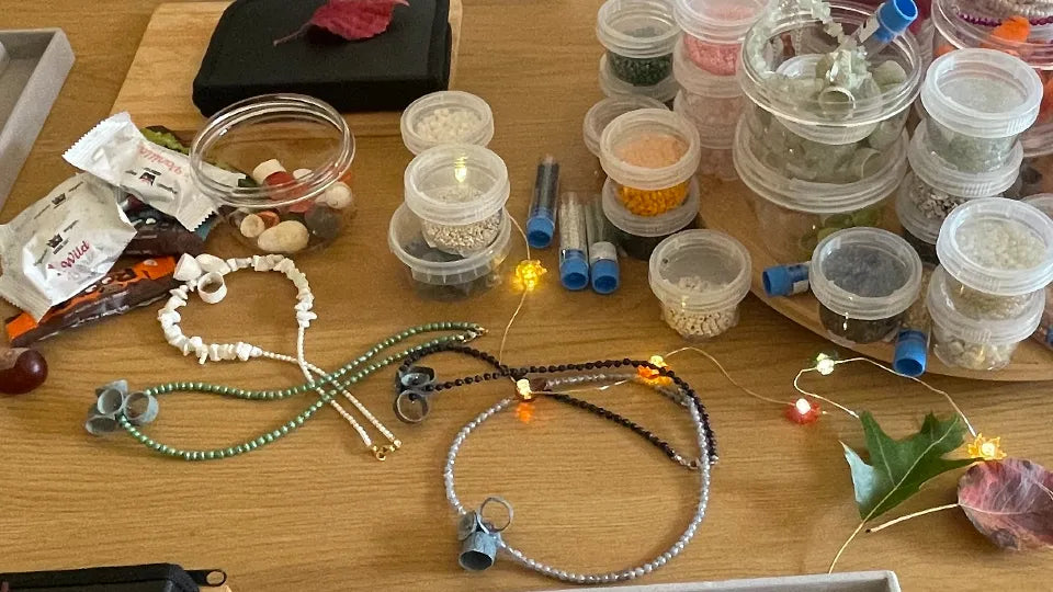 Intuitive silk painting at Gosti.House in Sofia