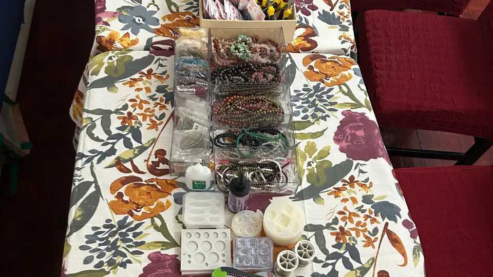 Making a jewelry set with stones, beads and UV resin in Sofia