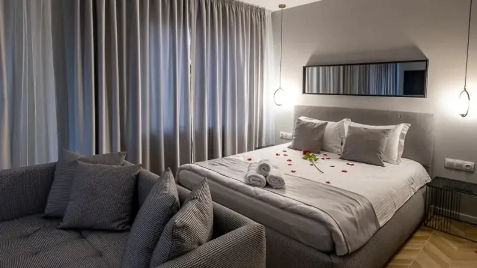 King bed with memory‑foam mattress in Velingrad studio