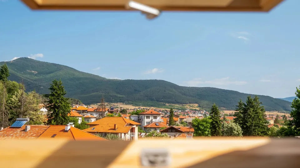 55-inch TV and cozy lounge corner – The House, Velingrad