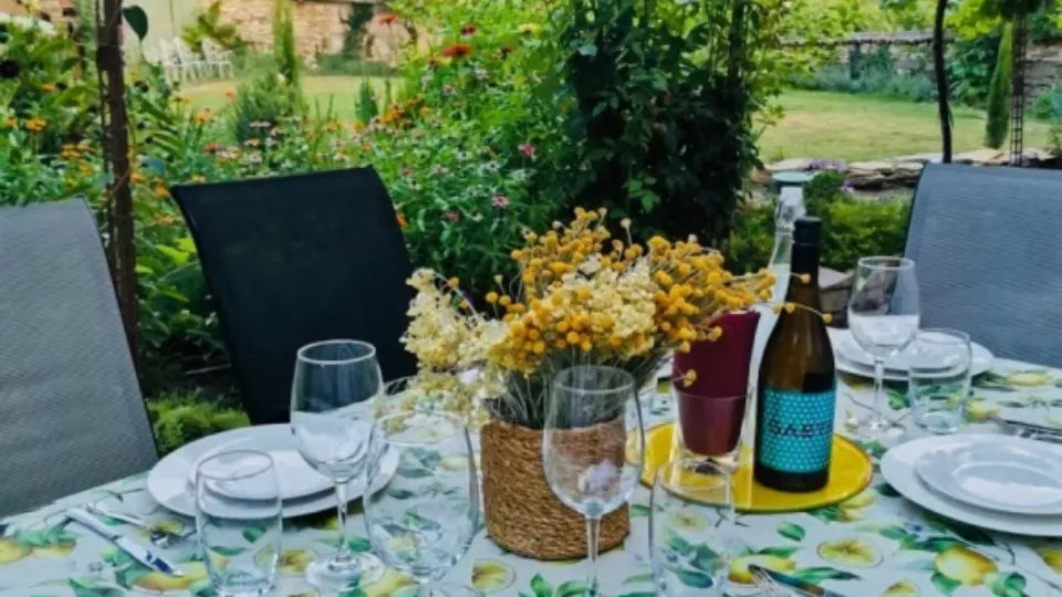 Secret location – private outdoor jacuzzi for couples