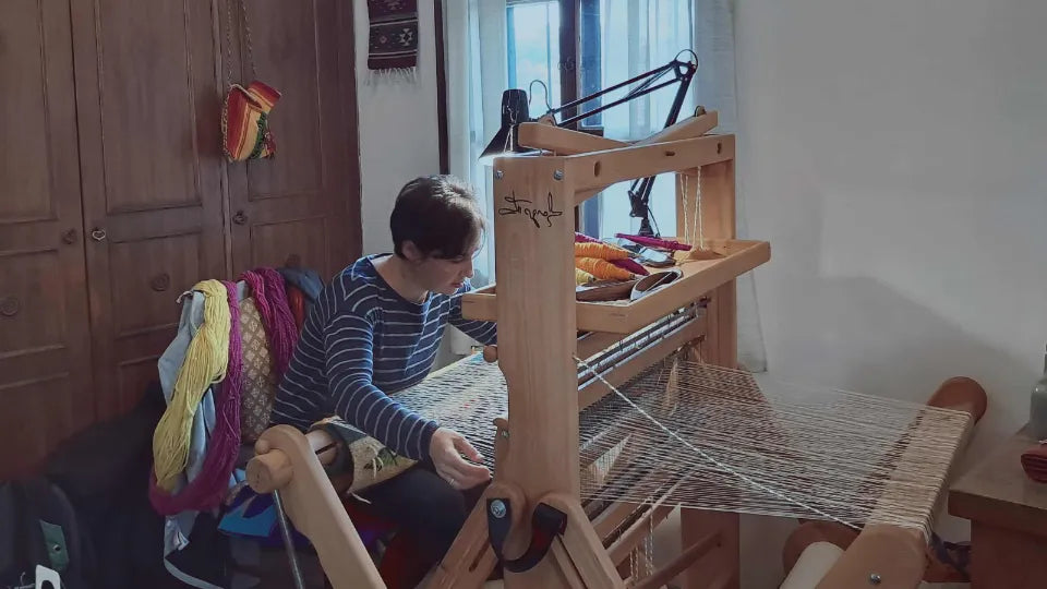 Materials and tools for weaving – creative workshop in Veliko Tarnovo