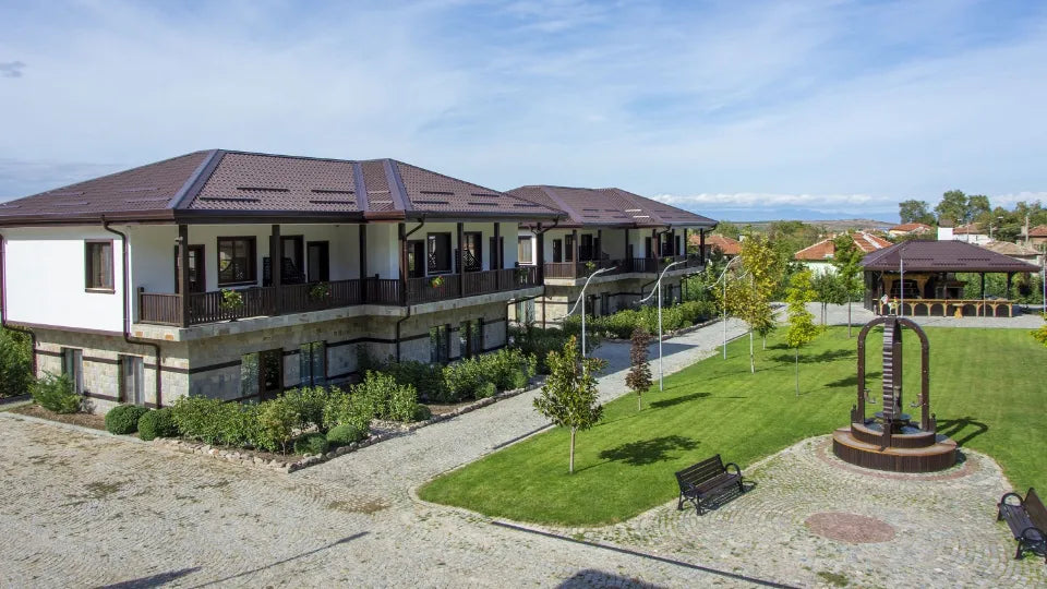 Нощувка и преживяване за двама в района на Пловдив ваучер