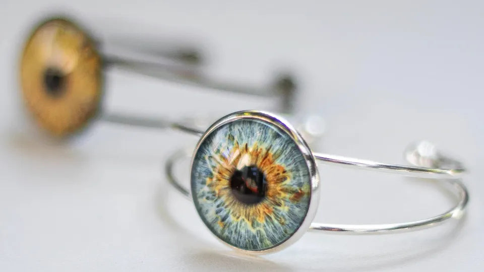 Iris photography Varna – jewelry and digital keepsake