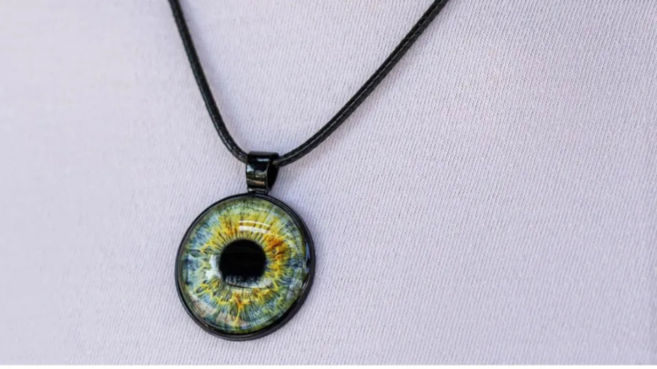 Custom iris jewelry and digital portrait