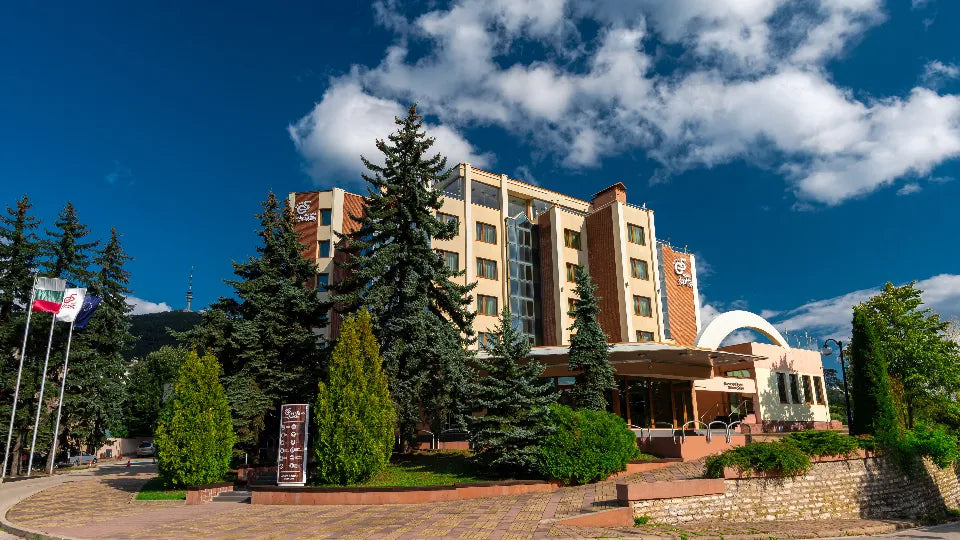 Belogradchik stay for two with Magura Cave wine tour