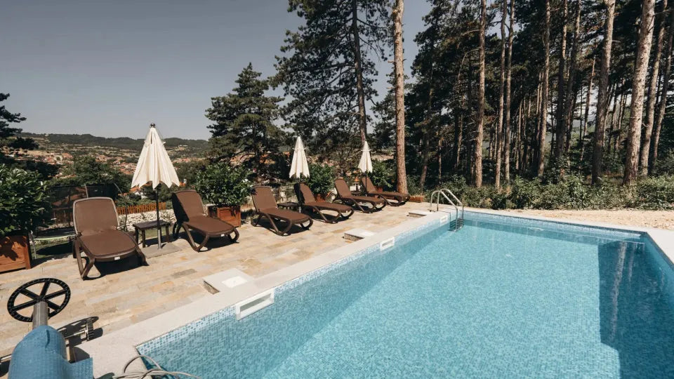 Spa weekend in Strelcha at alpine‑style villas above the town