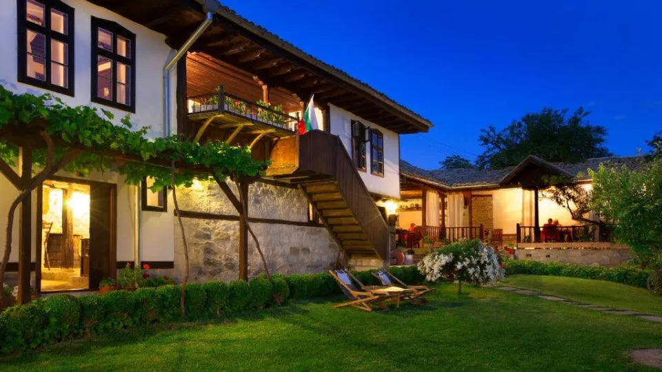 Osmarski Houses in Osmar – facade and green garden