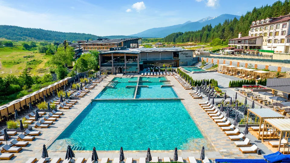 Indoor thermal pools for a spa day with brunch in Banya