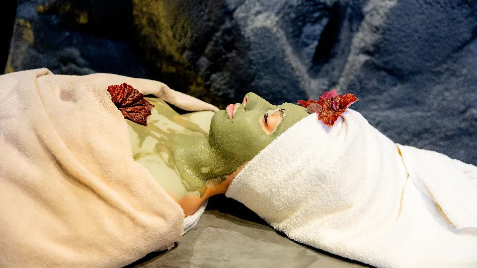 Clay or mud face mask in the Cleopatra room, Banya