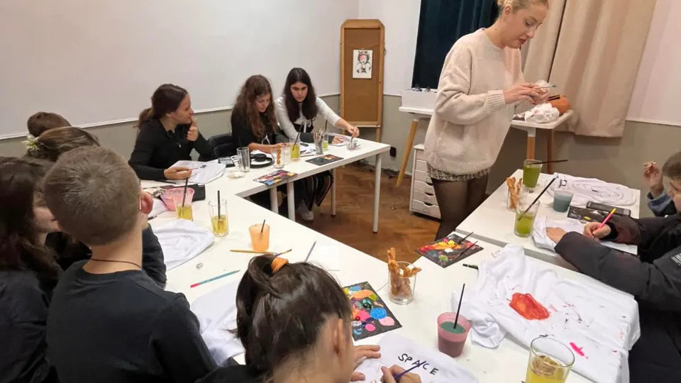 Drawing class for kids in Burgas – creative art workshop with materials included