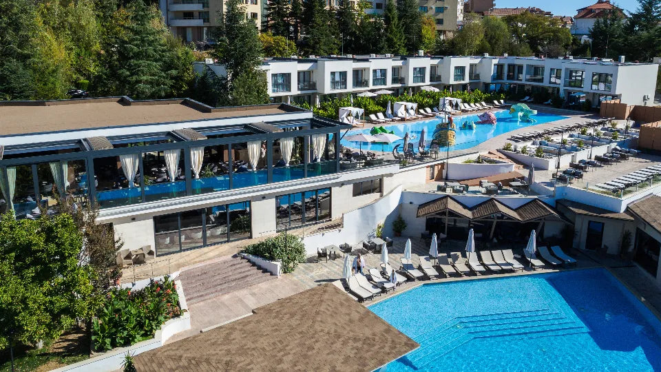 Quiet relaxation lounge with loungers, Sandanski
