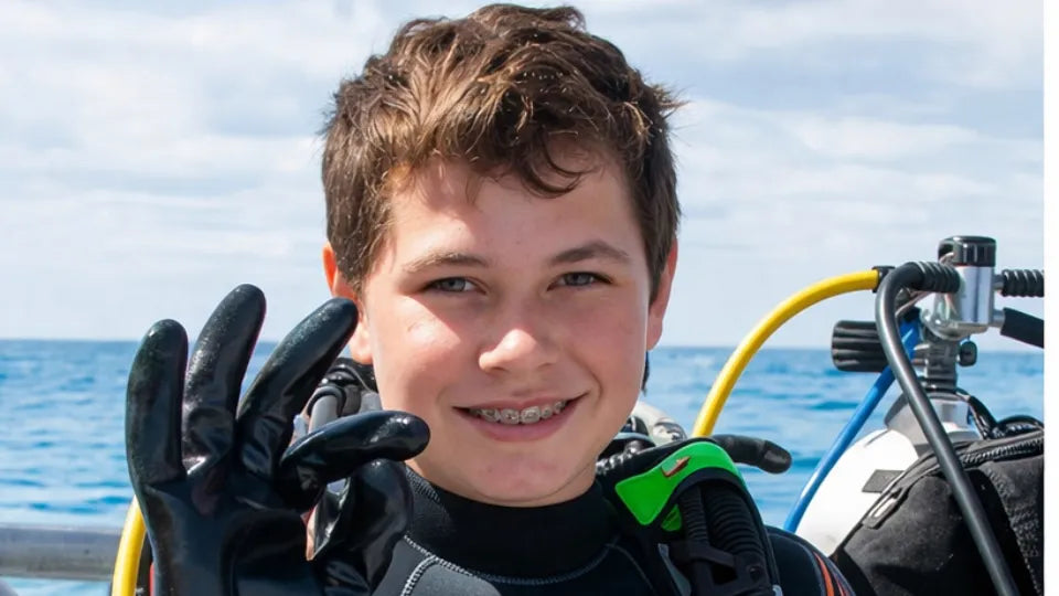 SDI Junior Open Water kids’ course in Sozopol – small group theory session