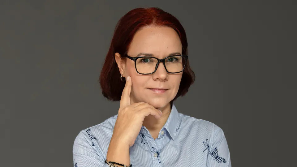 Professional LinkedIn headshot in Sofia on a grey background