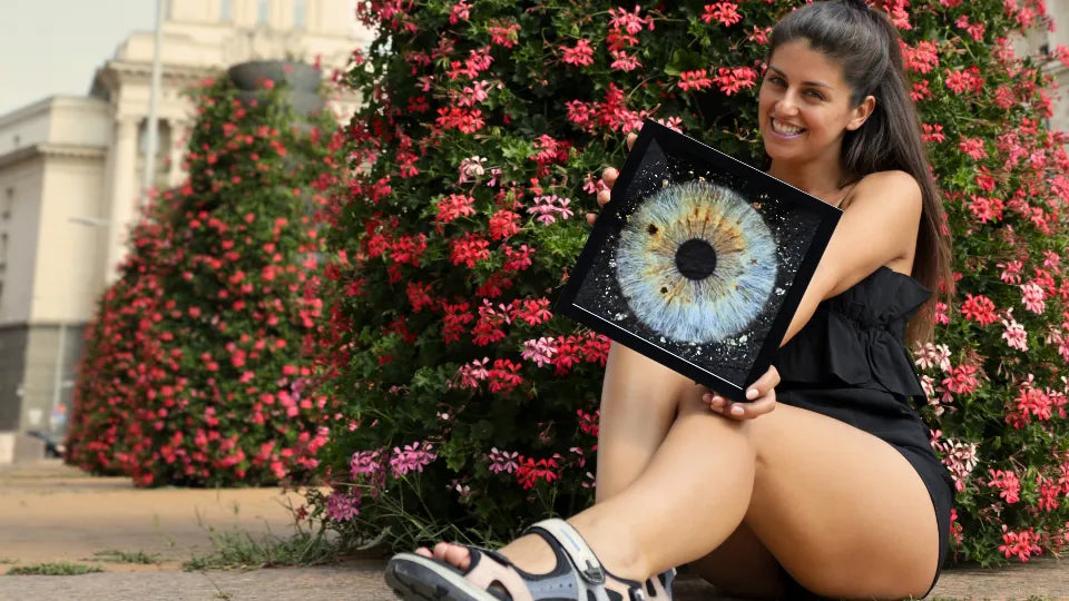 Gallery Package: framed 21×21 cm iris artwork – Plovdiv studio