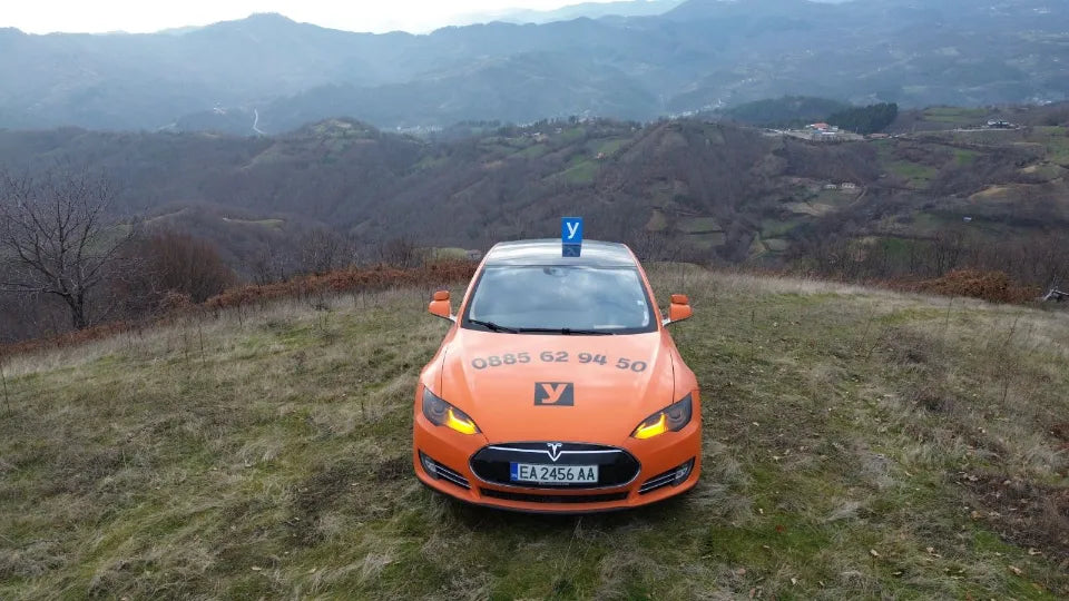 Tesla driving course in Plovdiv with a Model S – starting the lesson