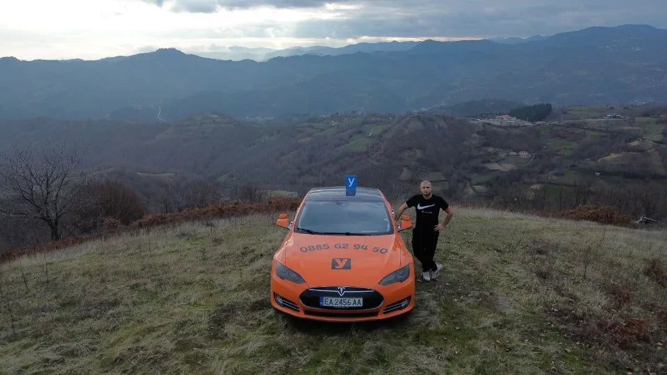 One‑to‑one Tesla Model S driving lesson in city traffic, Plovdiv